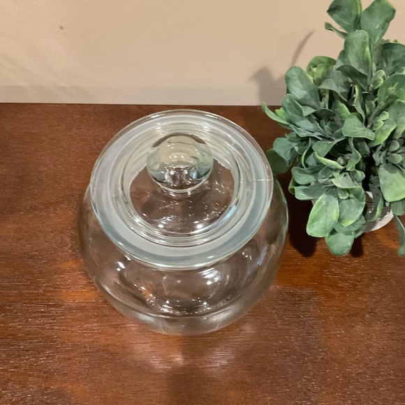 Small Clear Glass Apothecary Jar 🍬 - Picture 3 of 6